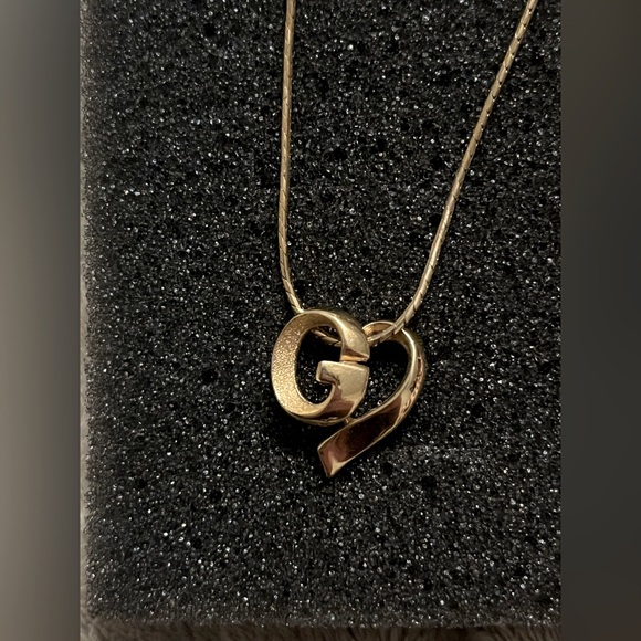 COPY - Givenchy G Heart Necklace in box EUC - Picture 1 of 8